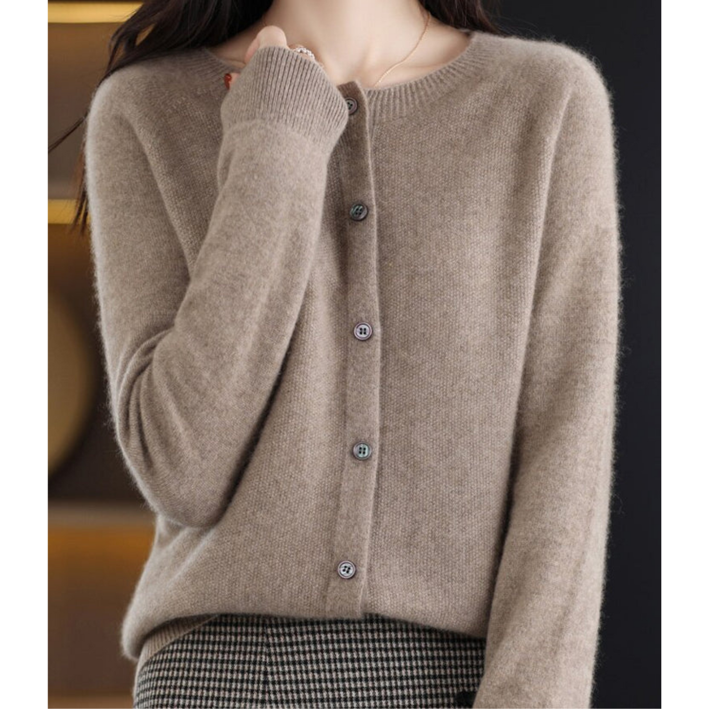 Women's Long Sleeve V-Neck Cardigan | Comfortable, Versatile & Ideal for Winter Wardrobe