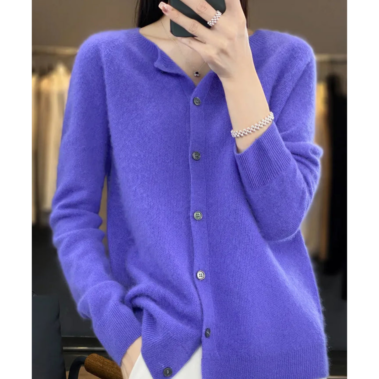 Women's Long Sleeve V-Neck Cardigan | Comfortable, Versatile & Ideal for Winter Wardrobe
