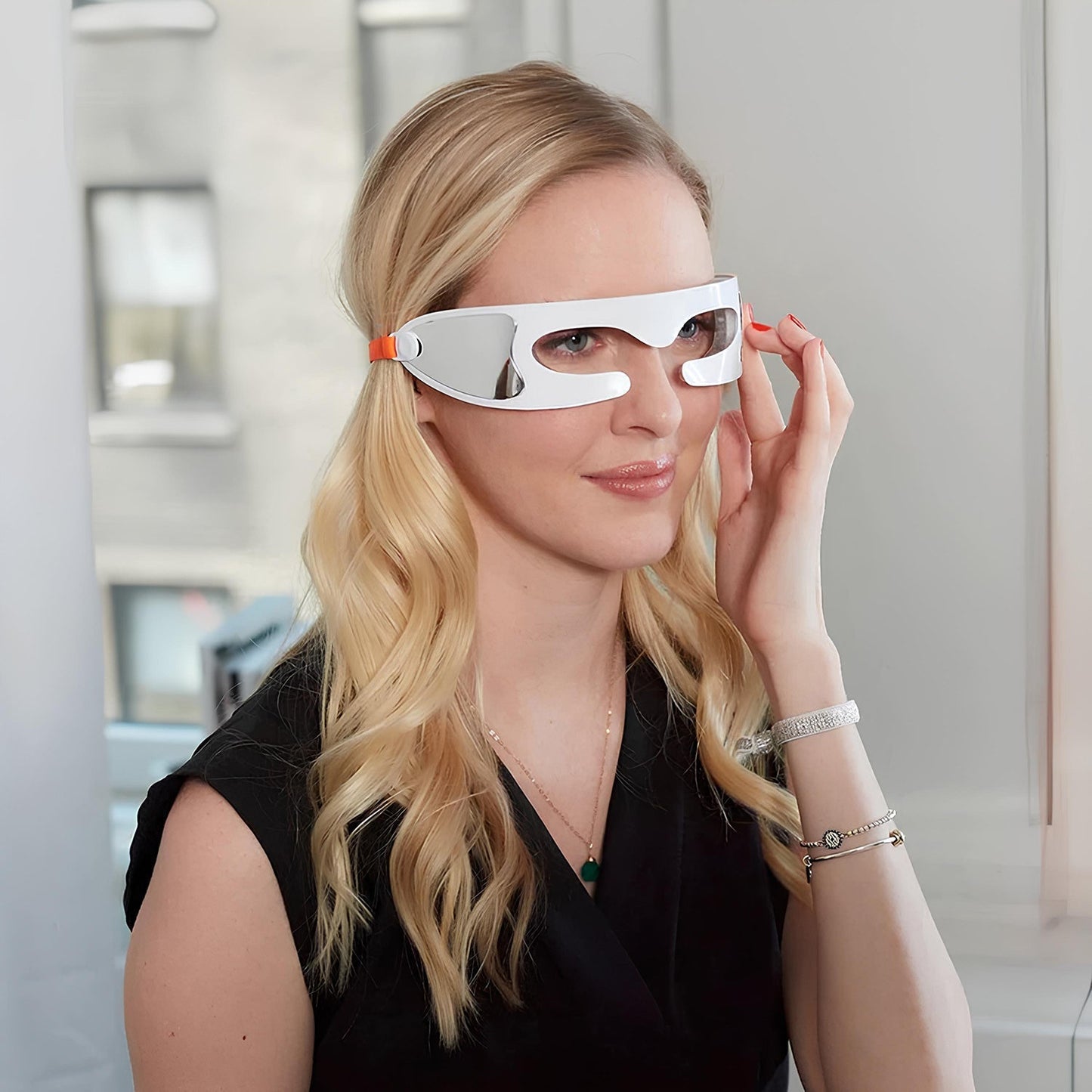 Red Light Therapy Device for Eyes | Reduces Fine Lines, Promotes Collagen & Effortless 3-Minute Daily Routine