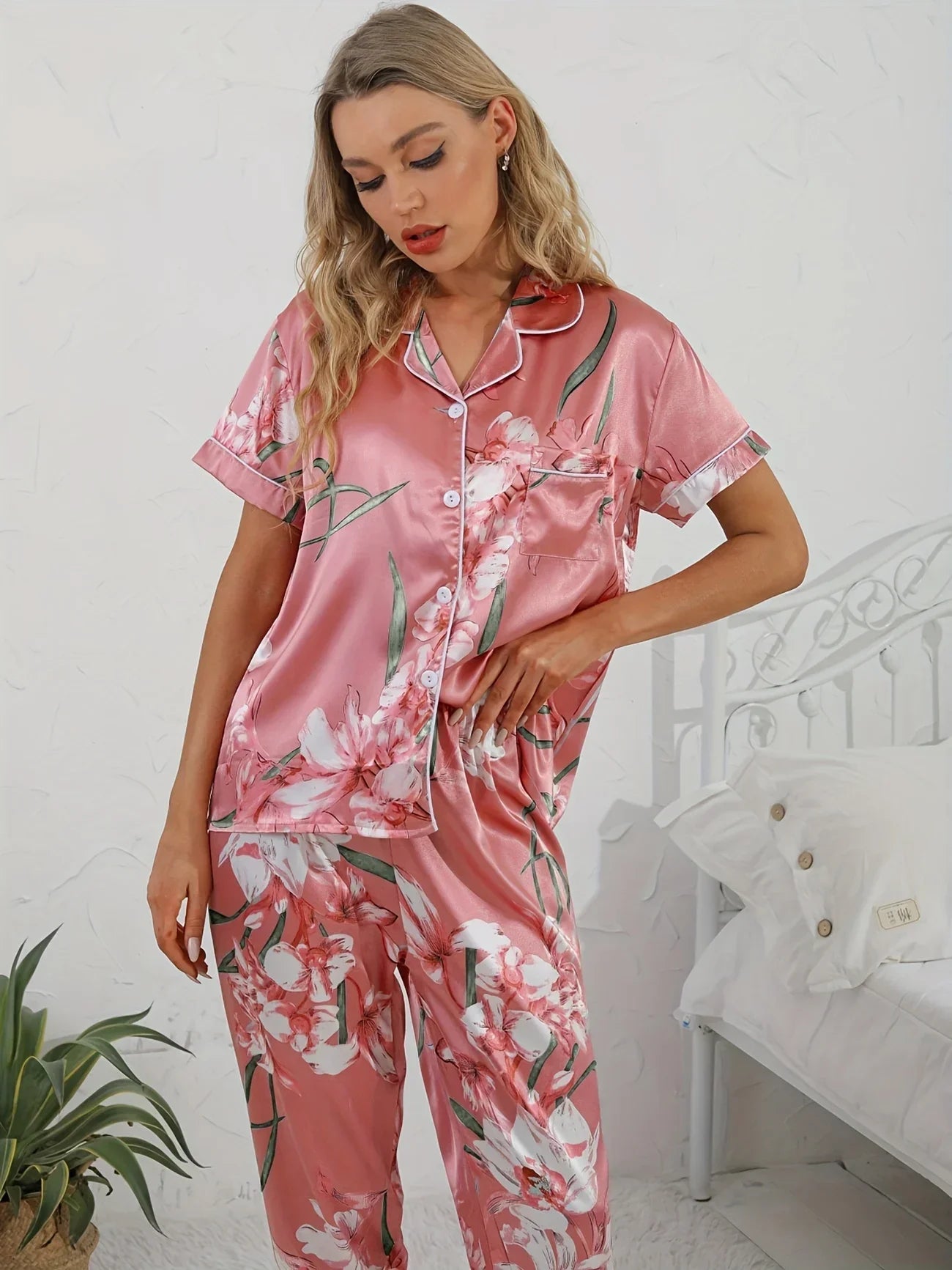 Women's Floral Print Pyjama Set | Short Sleeve Shirt & Long Trousers for Comfortable Sleep and Relaxation