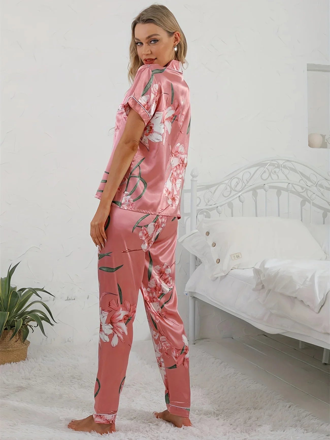 Women's Floral Print Pyjama Set | Short Sleeve Shirt & Long Trousers for Comfortable Sleep and Relaxation