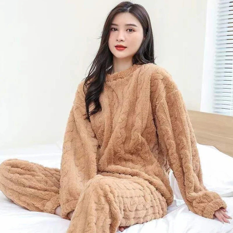 Women's Relaxed Fit 2-Piece Pyjama Set | Long Sleeve Top & Matching Pants for Home Lounging and Sleep
