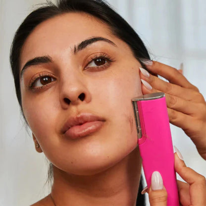 Sonic Dermaplaning Device | Microfine Edges for Smooth Skin & Enhanced Skincare Absorption